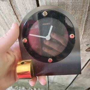 Seiko Black and Gold Modern Quartz Clock